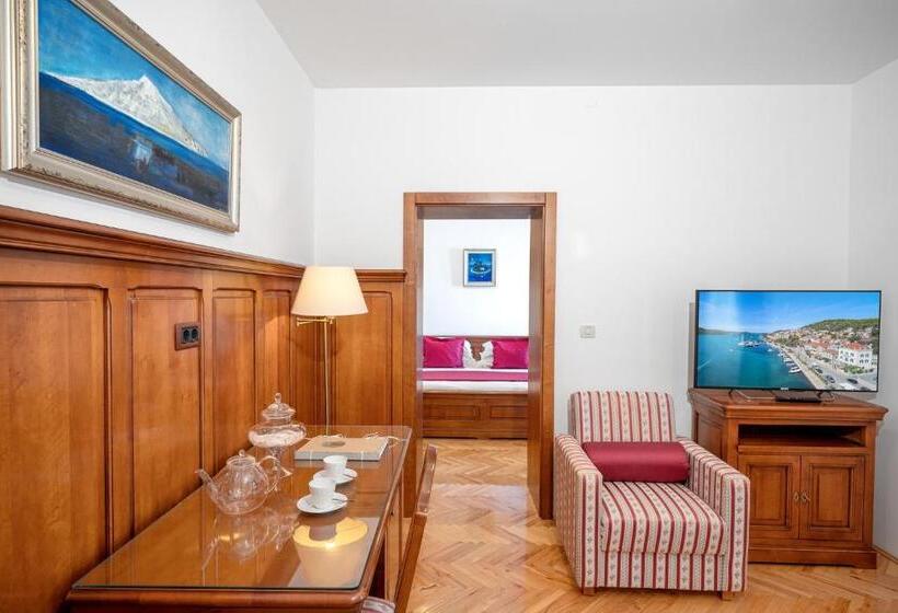 膳宿费 Rooms With A Swimming Pool Tisno, Murter   3219