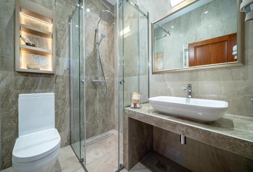 膳宿费 Rooms With A Swimming Pool Tisno, Murter   3219