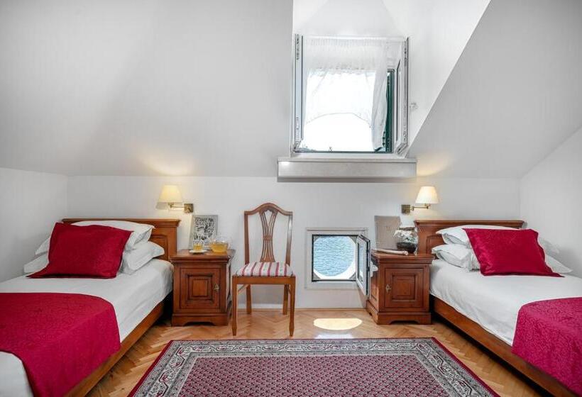 膳宿费 Rooms With A Swimming Pool Tisno, Murter   3219