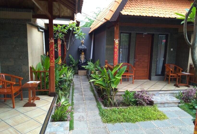 膳宿费 The Cemok's Cottage
