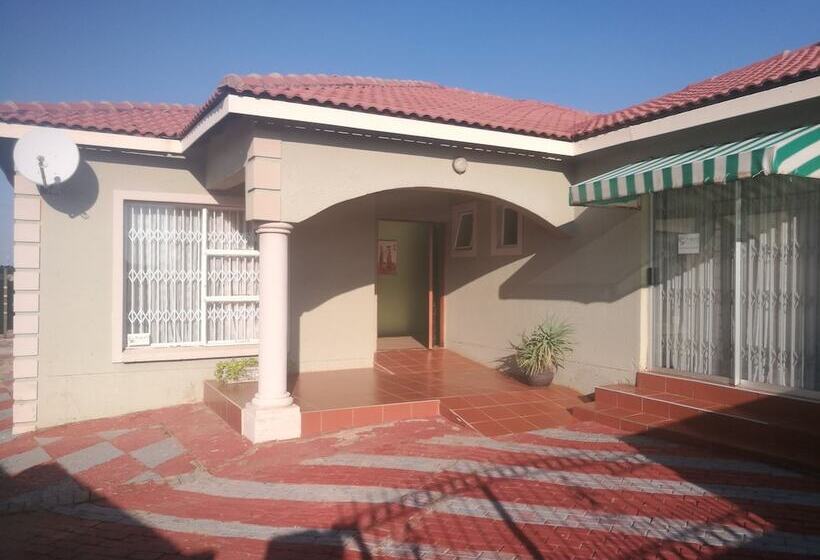 تختخواب و صبحانه Sharons Guesthouse