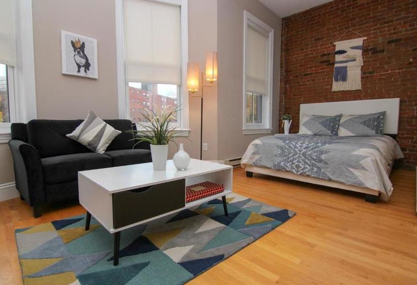 Stylish Downtown Studio In The Southend, C.ave# 3