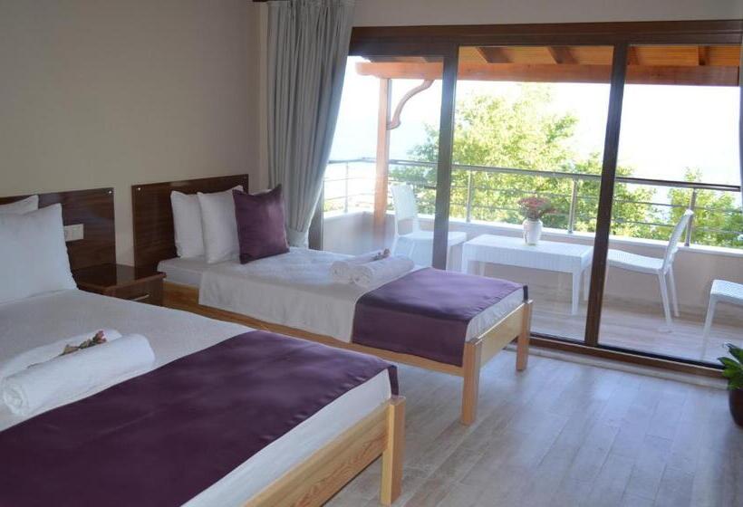 Ada Palas Otel