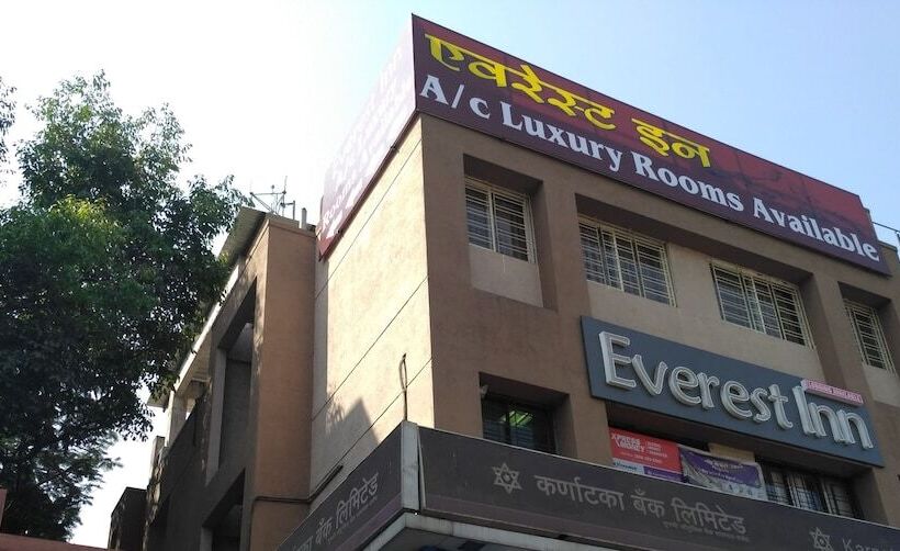 בית מלון כפרי Everest Inn
