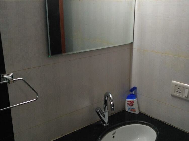 בית מלון כפרי Everest Inn