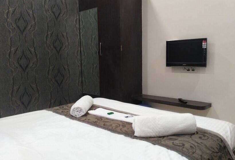 בית מלון כפרי Everest Inn