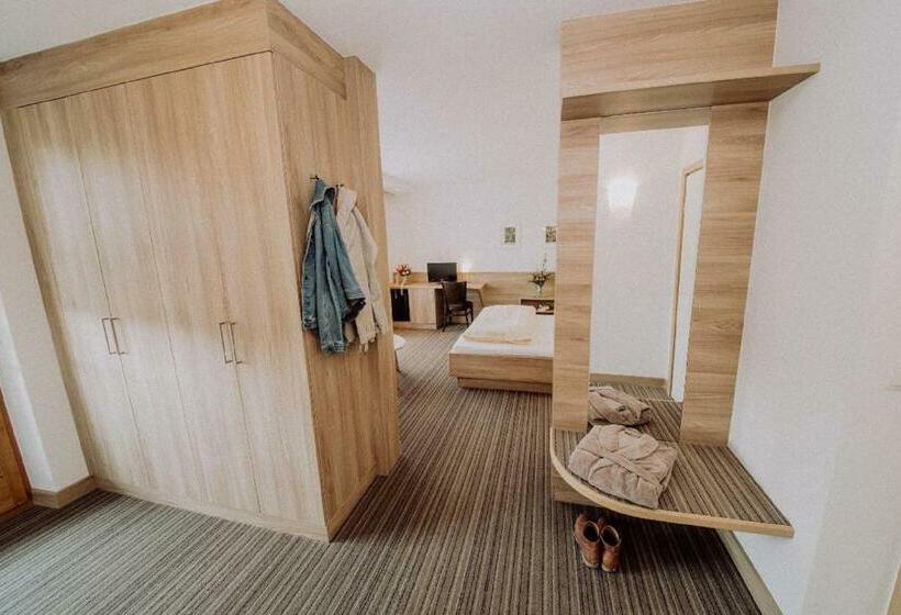 هتل Haus Maria