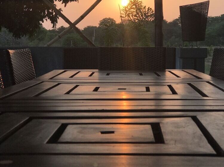 בית מלון כפרי Leopard Lakes, Wilpattu