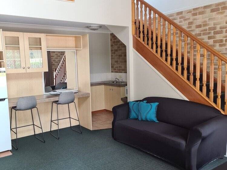 מוטל Country Gardens Motor Inn