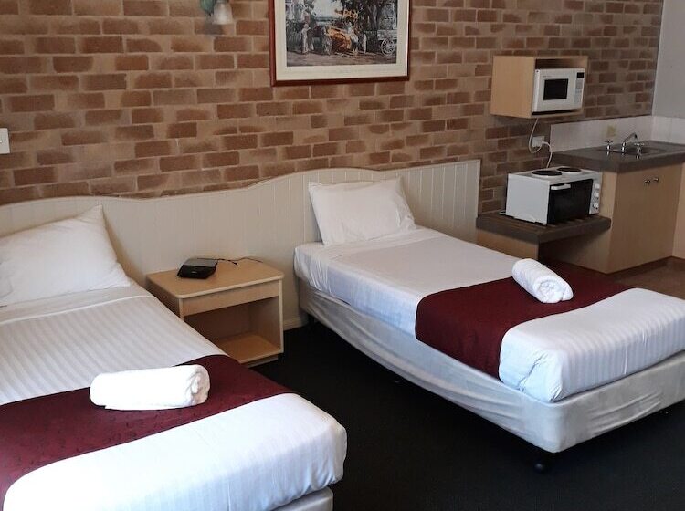 מוטל Country Gardens Motor Inn