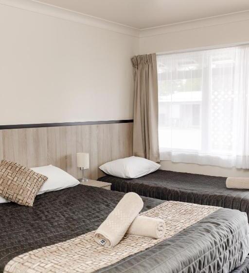 モーテル Starline Motor Inn