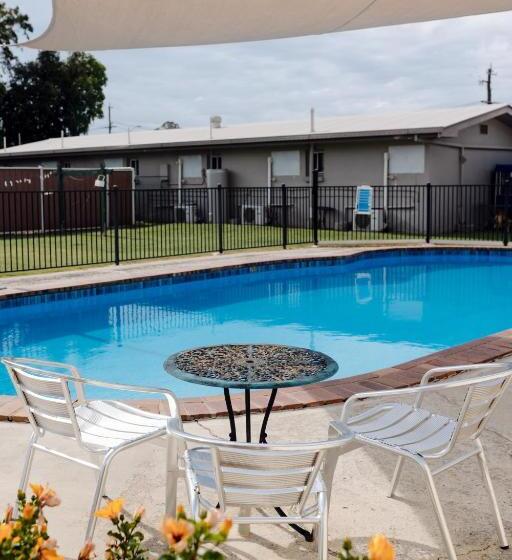 モーテル Starline Motor Inn