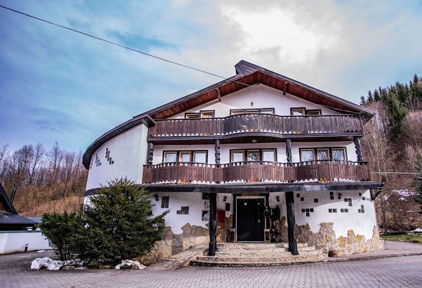 پانسیون Casa Octavian