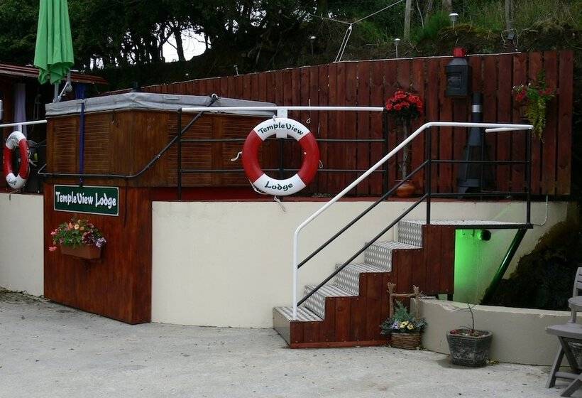 بنسيون Templeview Lodge