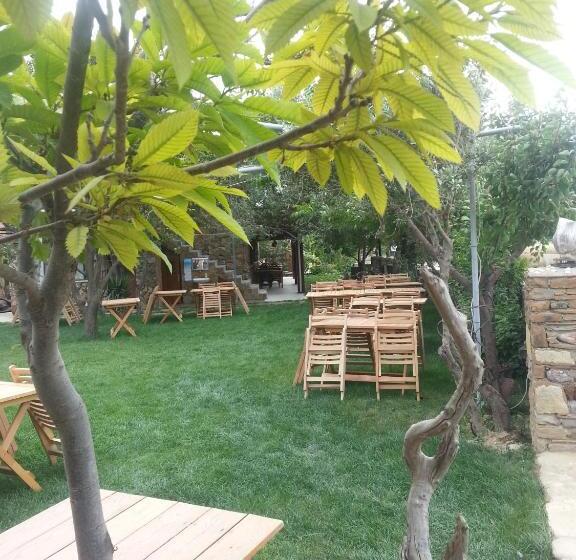Uysallar Koy Evi