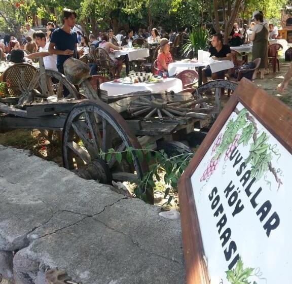 Uysallar Koy Evi