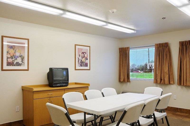 فندق Americas Best Value Inn And Suites Ada