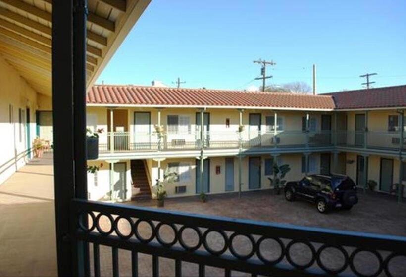 هتل Bella Capri Inn And Suites