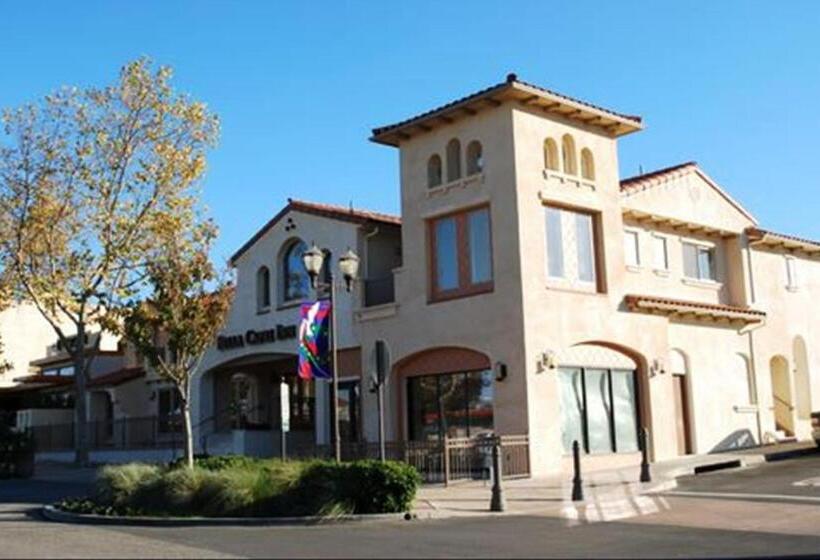 هتل Bella Capri Inn And Suites