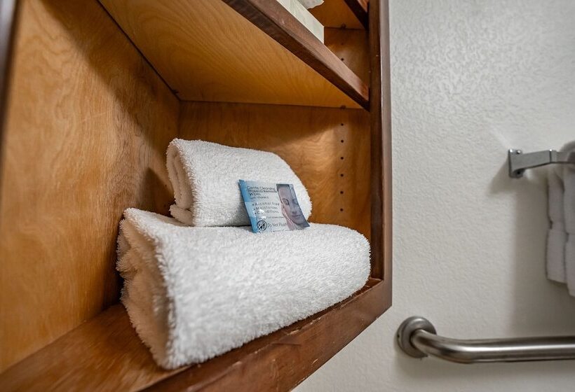 호텔 Christopher Inn And Suites