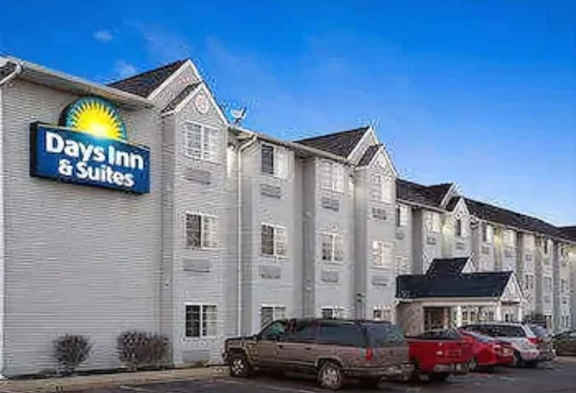 בית מלון כפרי Days Inn & Suites By Wyndham Lafayette In