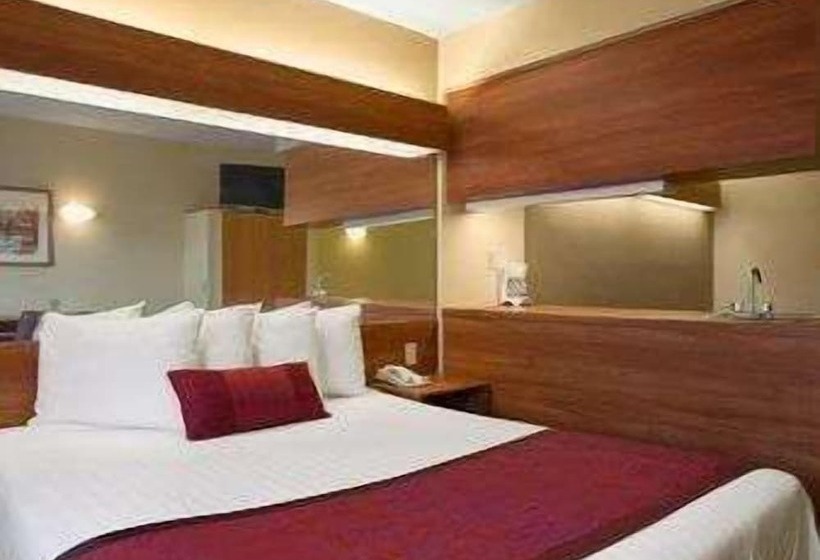 בית מלון כפרי Days Inn & Suites By Wyndham Lafayette In