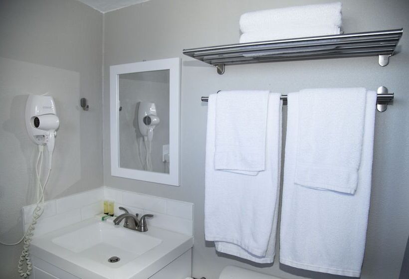 فندق Daytona Inn Studios