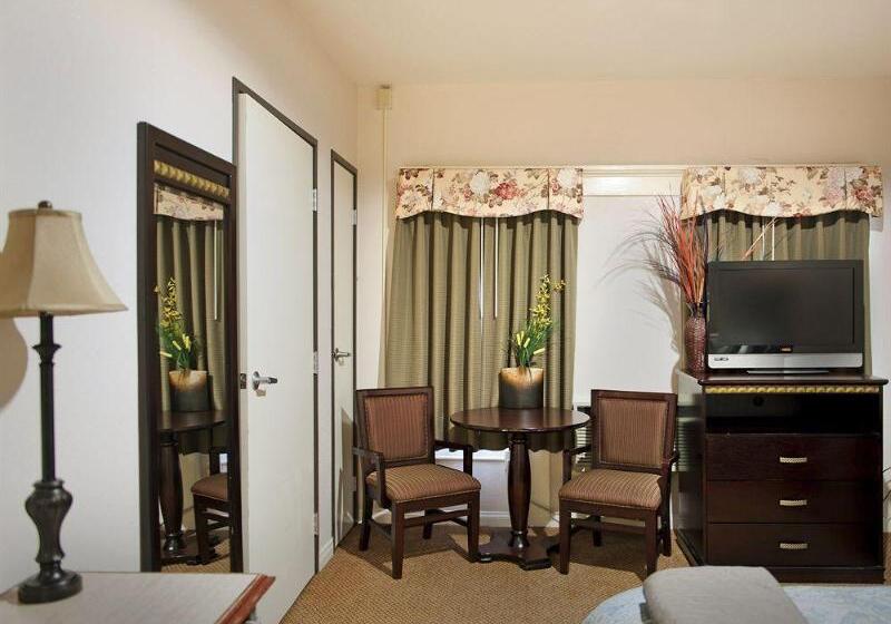 هتل Harborview Inn & Suitesconvention Centerairportgaslampseaworldzoobalboa Park