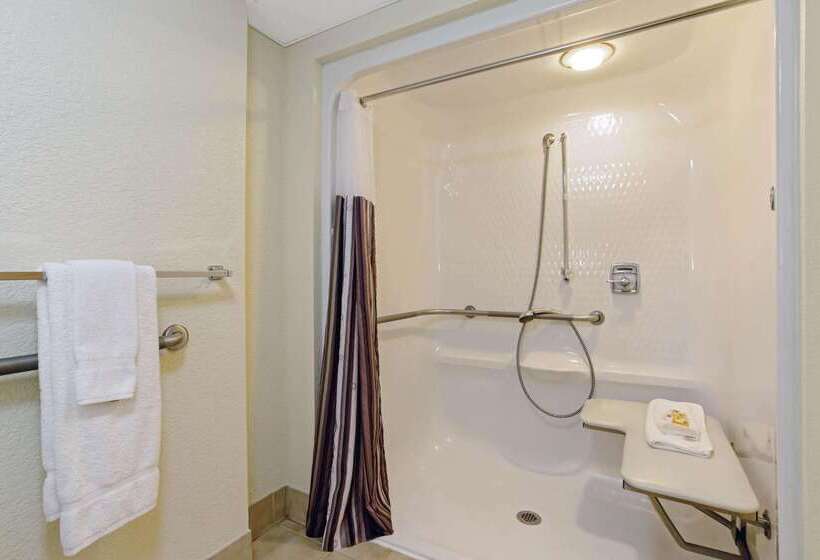 בית מלון כפרי La Quinta By Wyndham Boston Somerville