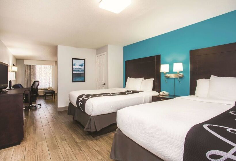 בית מלון כפרי La Quinta By Wyndham Oceanfront Daytona Beach