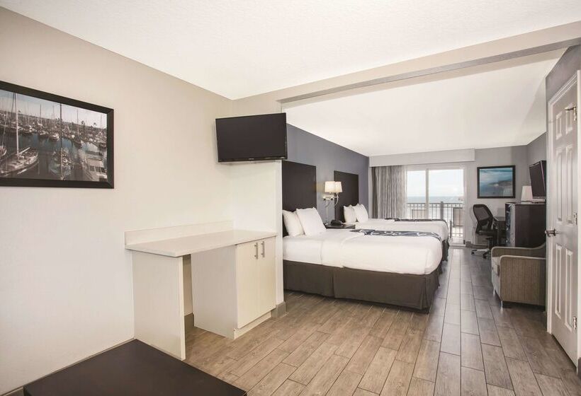 בית מלון כפרי La Quinta By Wyndham Oceanfront Daytona Beach