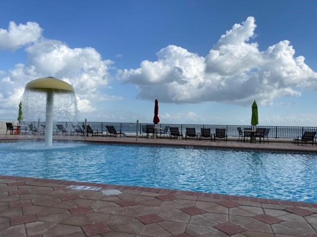 בית מלון כפרי La Quinta By Wyndham Oceanfront Daytona Beach
