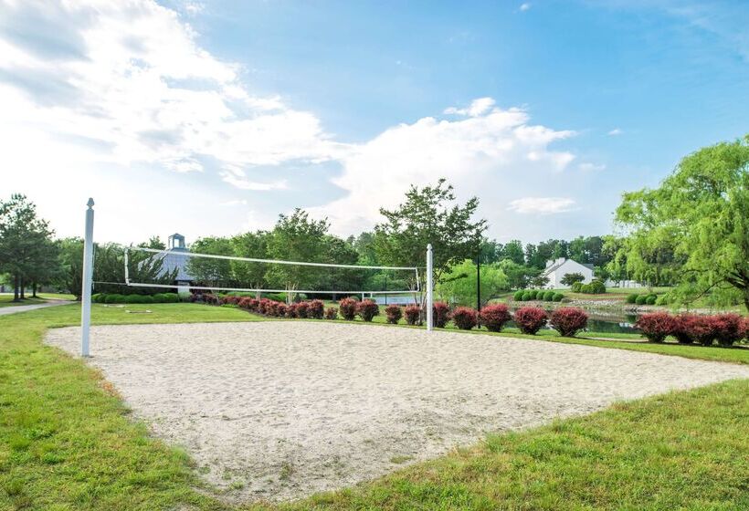 هتل Powhatan Resort