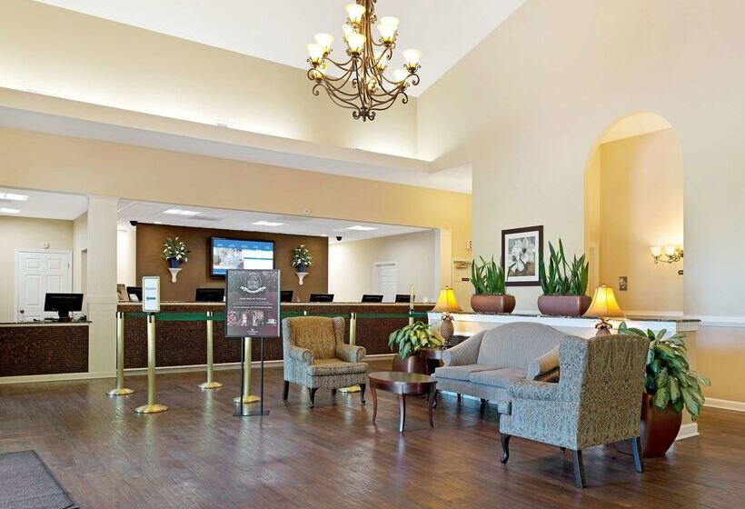 هتل Powhatan Resort