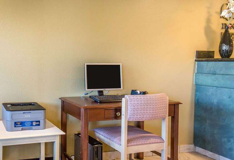 هتل Quality Inn & Suites Elko