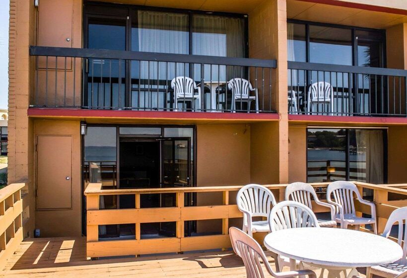 בית מלון כפרי Quality Inn & Suites Gulf Breeze Bayside Near Pensacola Beach