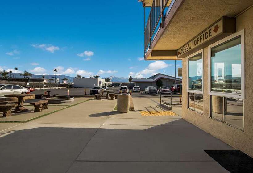 Отель Rodeway Inn San Bernardino