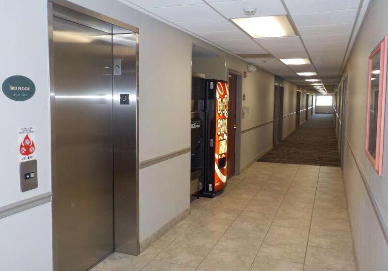 هتل Best Western Louisville Airport Expo