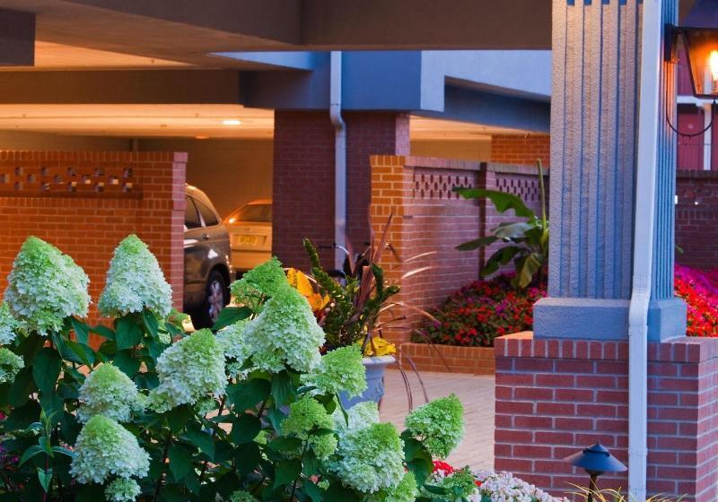 هتل The Bellmoor Inn And Spa