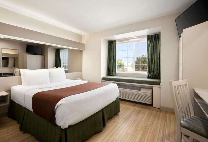 Microtel Inn & Suites Lodi