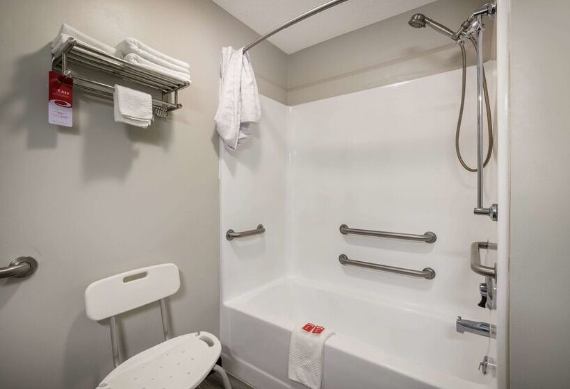 فندق على الطريق Econo Lodge Inn & Suites