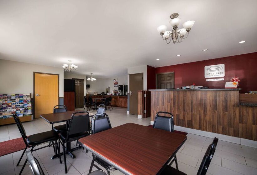 فندق على الطريق Econo Lodge Inn & Suites