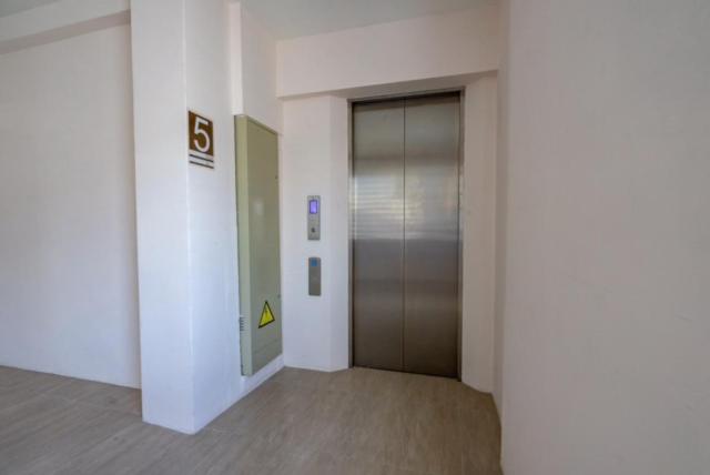 Golden House Service Apartment