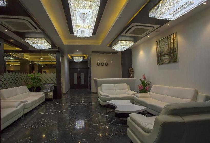 Отель Ravi Residency