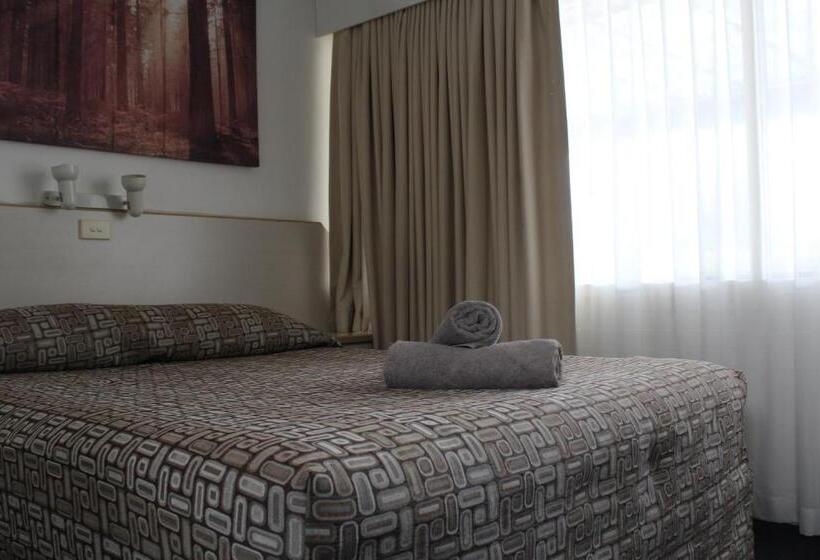 Мотель Tally Ho Motor Inn