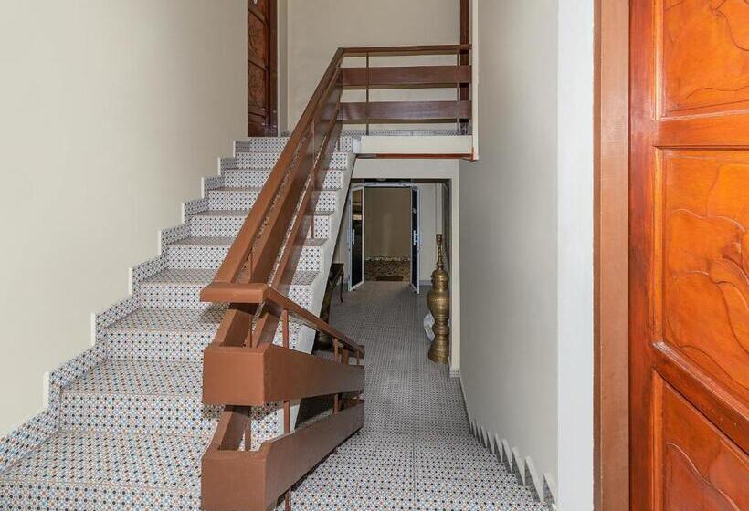 هتل Oyo 89932 Dd Homestay