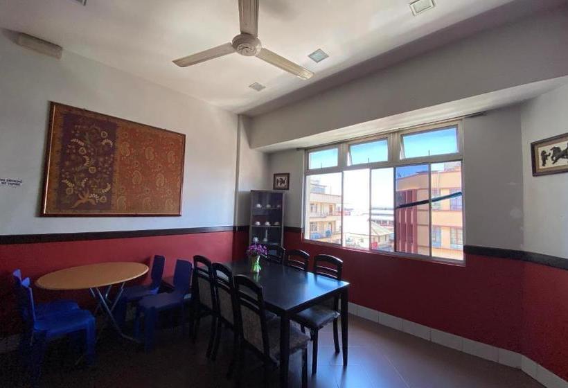 فندق Oyo 89997 Kurnia