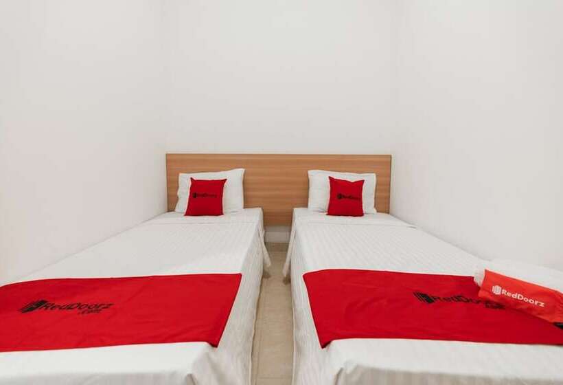 هتل Reddoorz @ Graha Cemerlang Maros
