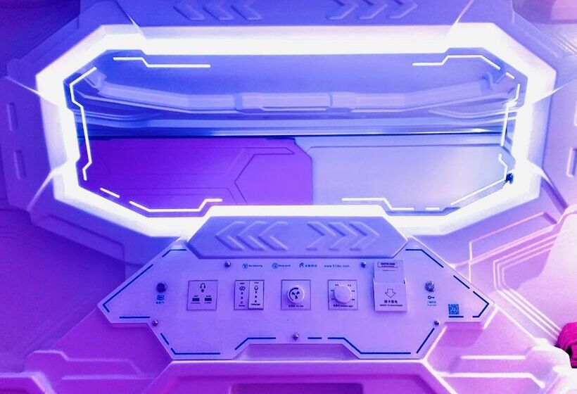 בית מלון כפרי Spot On 89900 Jesselton Capsule Inn