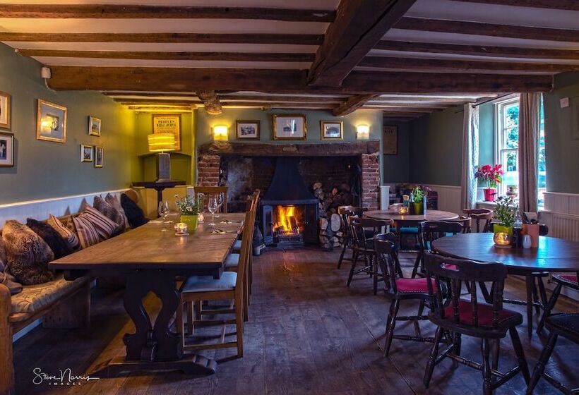 فندق The Litcham Bull Inn